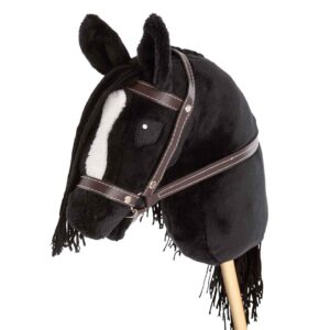 Kâllquist Equestrian kæphest Abbe i Sort med hvid blis og med hovedtøj og bid.